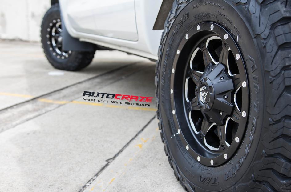 FORD RANGER BOOST GLOSS BLACK MILLED ACCENTS